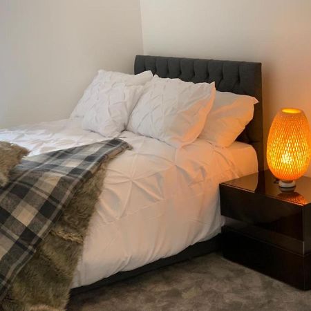 Lakeside 2 Bed Luxury Apartment No Parties No Events Early Check-In Late Check- Out Allowed West Thurrock Εξωτερικό φωτογραφία