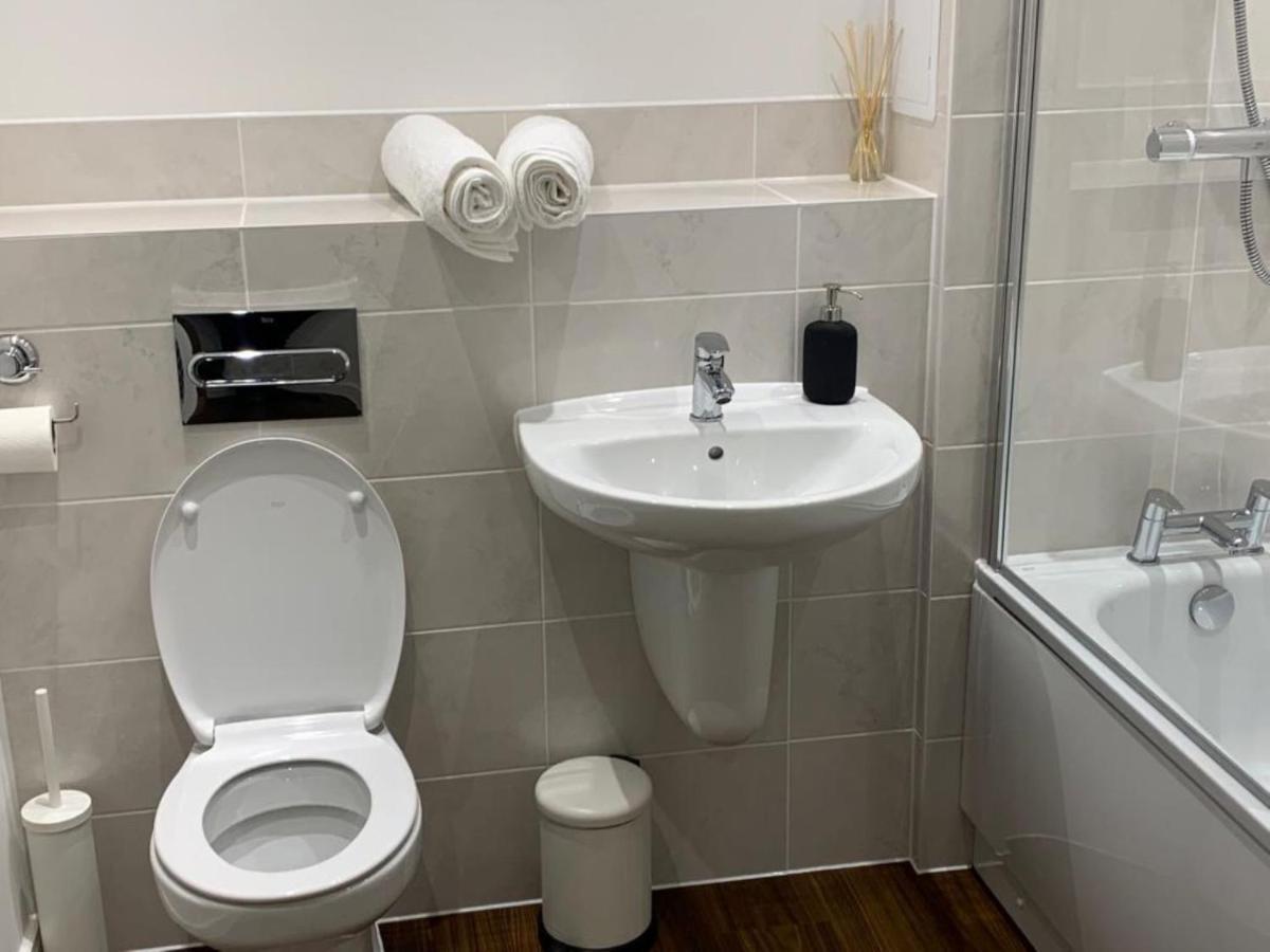Lakeside 2 Bed Luxury Apartment No Parties No Events Early Check-In Late Check- Out Allowed West Thurrock Εξωτερικό φωτογραφία