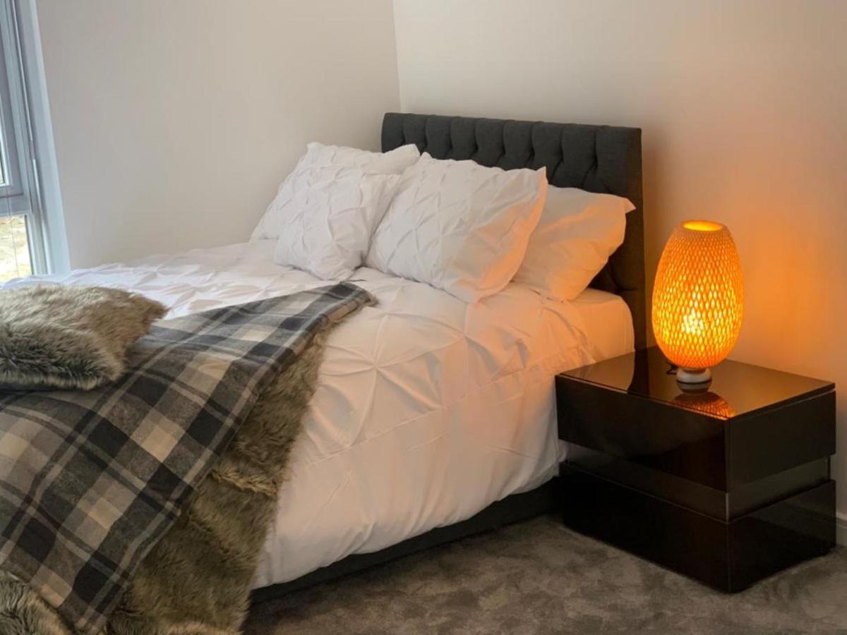 Lakeside 2 Bed Luxury Apartment No Parties No Events Early Check-In Late Check- Out Allowed West Thurrock Εξωτερικό φωτογραφία