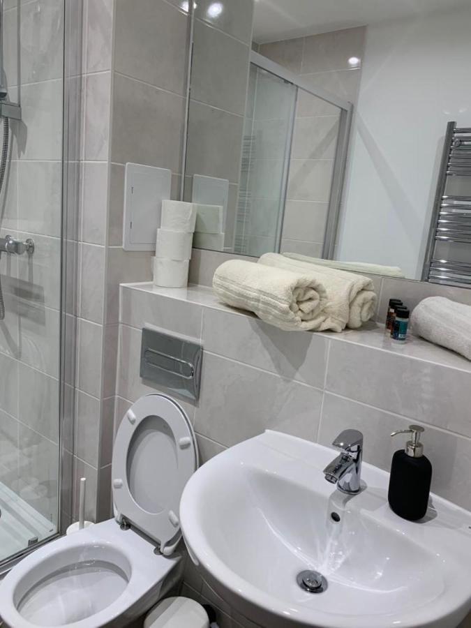 Lakeside 2 Bed Luxury Apartment No Parties No Events Early Check-In Late Check- Out Allowed West Thurrock Εξωτερικό φωτογραφία
