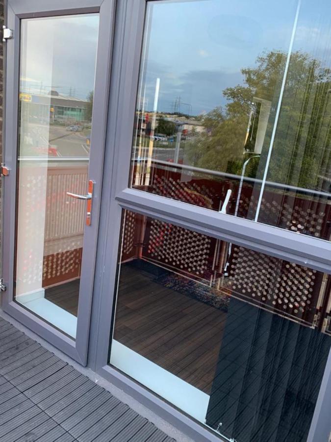 Lakeside 2 Bed Luxury Apartment No Parties No Events Early Check-In Late Check- Out Allowed West Thurrock Εξωτερικό φωτογραφία